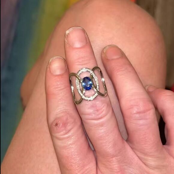 💙 Interlocking Brilliant Blue Cz Halo Silver plated Cocktail Ring - Picture 8 of 16